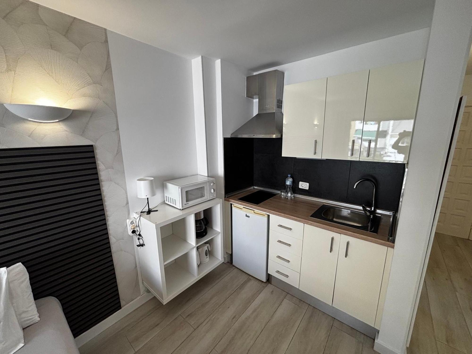ארונה Cozy Studio In Los Cristianos Beach Free Wifi מראה חיצוני תמונה